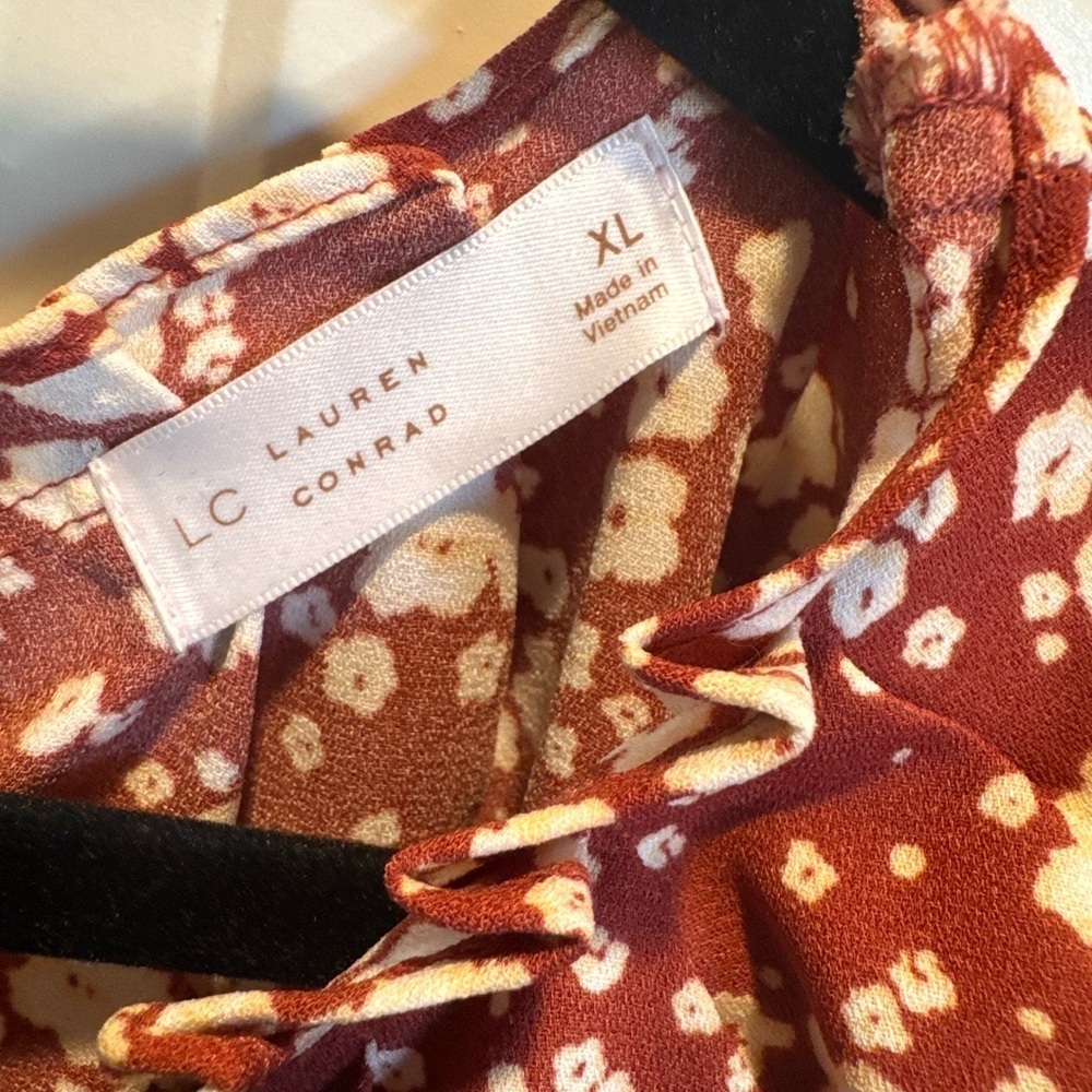 LC Lauren Conrad Red Floral Blouse - Picture 2 of 5